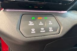 punainen Volkswagen ID.4 2025 kuva 18.