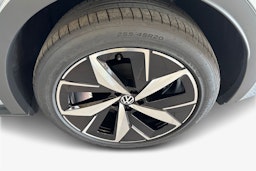 harmaa Volkswagen ID.4 2025 kuva 9.