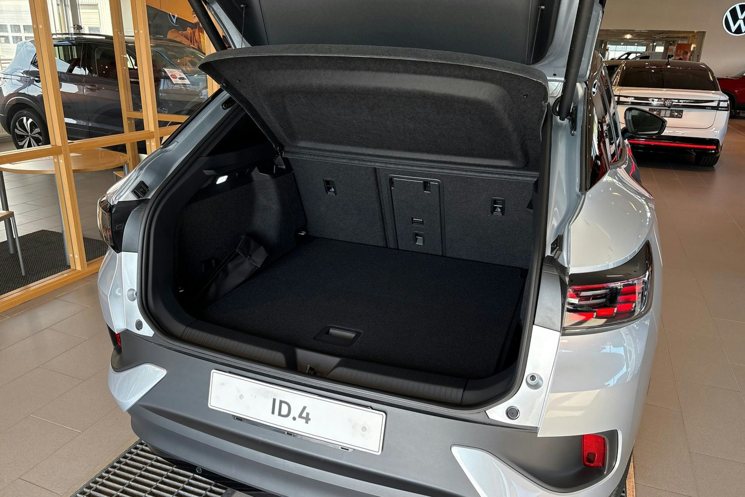 harmaa Volkswagen ID.4 2025 kuva 13.