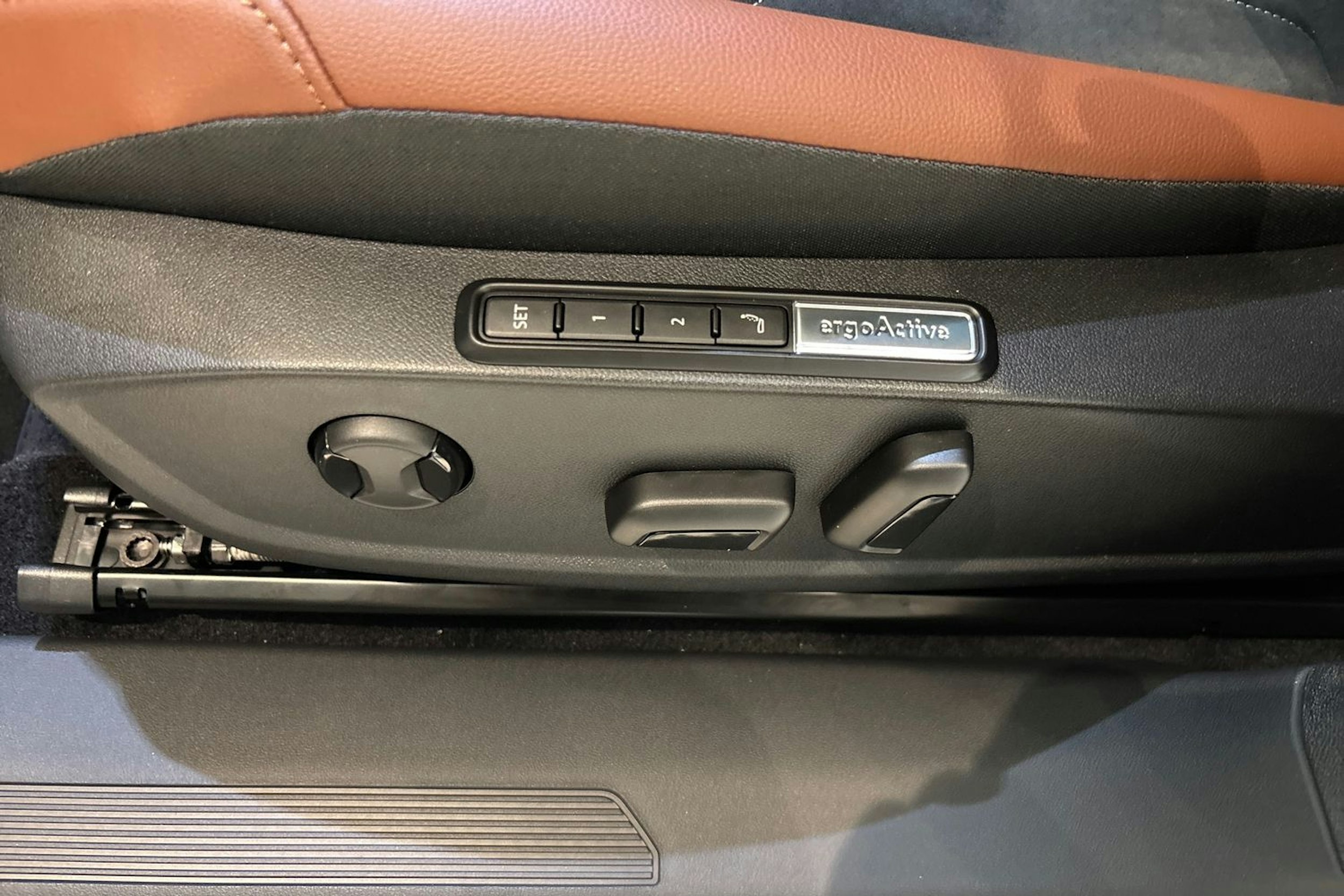 harmaa Volkswagen ID.4 2025 kuva 15.