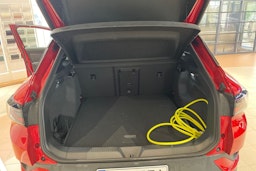 punainen Volkswagen ID.4 2025 kuva 11.