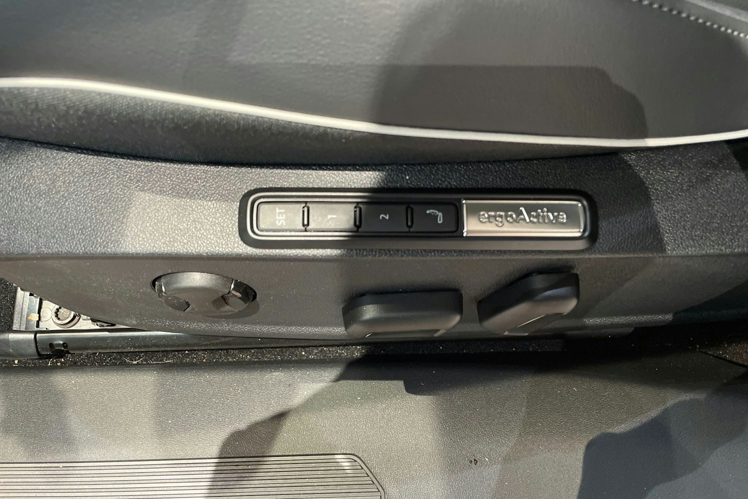 punainen Volkswagen ID.4 2025 kuva 13.