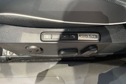 punainen Volkswagen ID.4 2025 kuva 13.