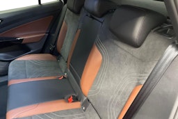 valkoinen Volkswagen ID.4 2025 kuva 8.