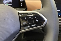 valkoinen Volkswagen ID.4 2025 kuva 13.