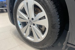 musta Volkswagen ID.4 2025 kuva 10.