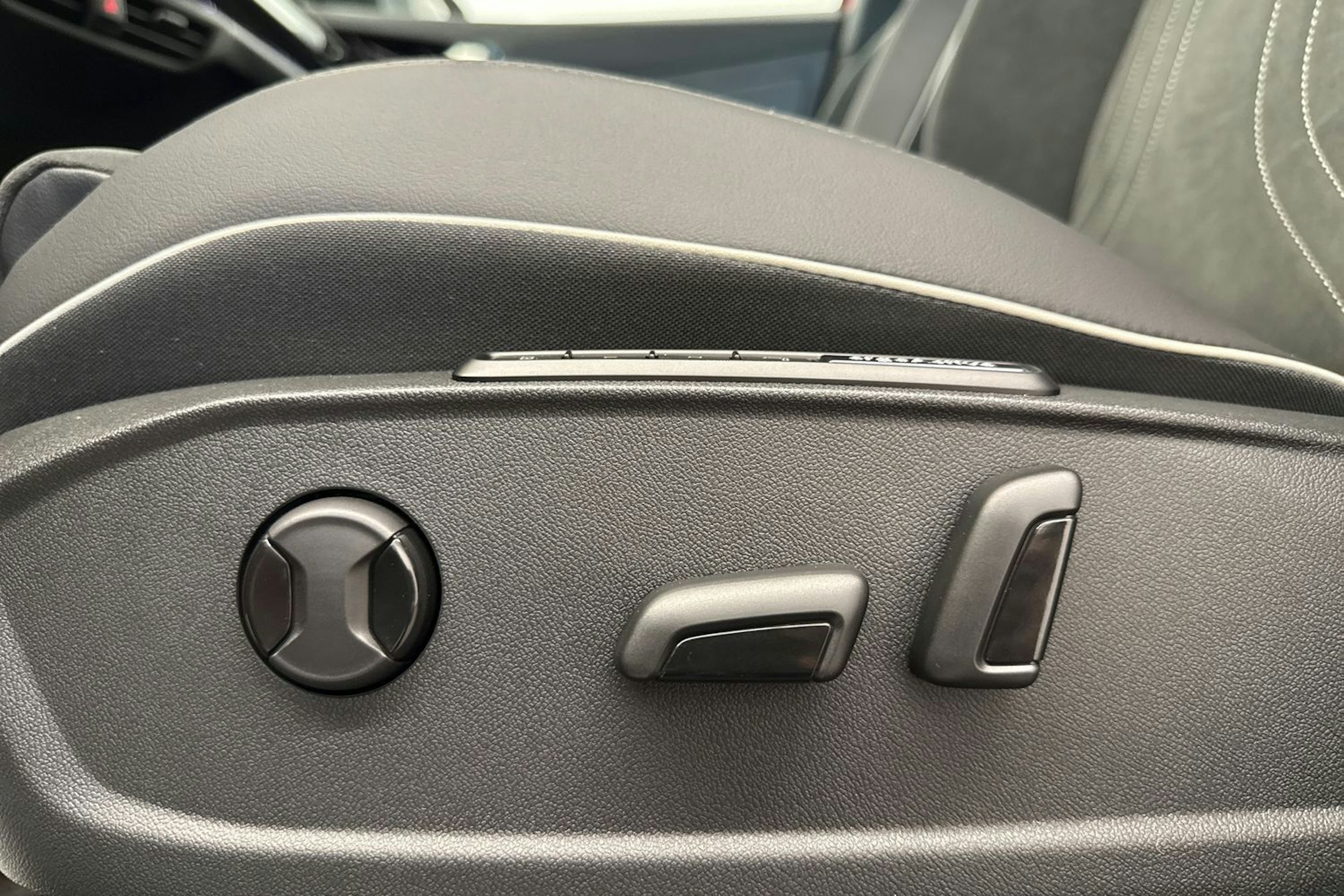 met. punainen Volkswagen ID.4 2025 kuva 20.