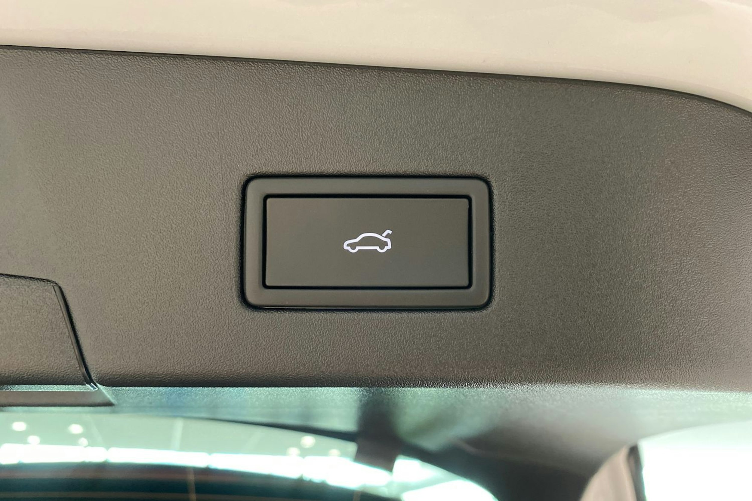 valkoinen Volkswagen ID.4 2025 kuva 13.