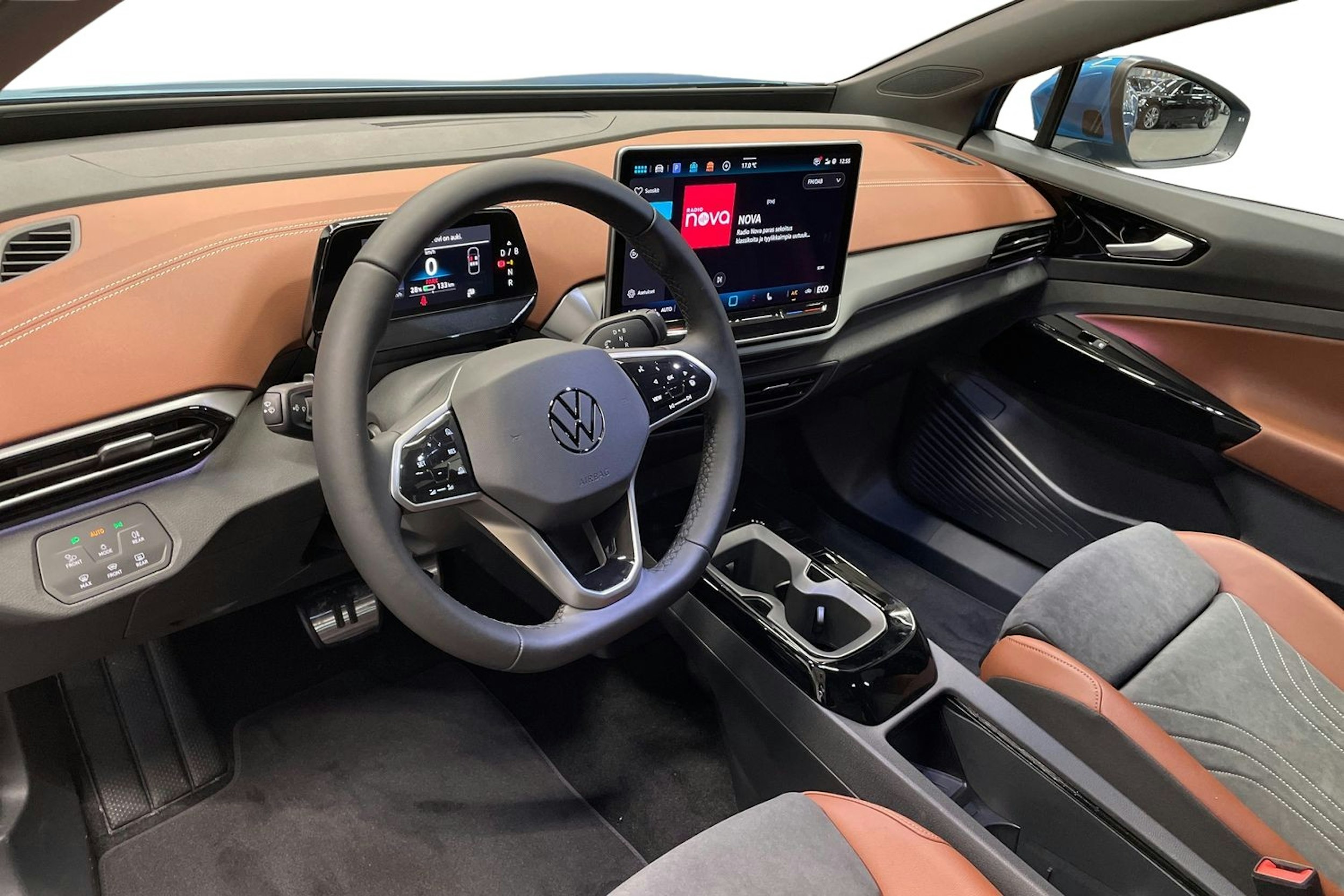 sininen Volkswagen ID.4 2025 kuva 6.