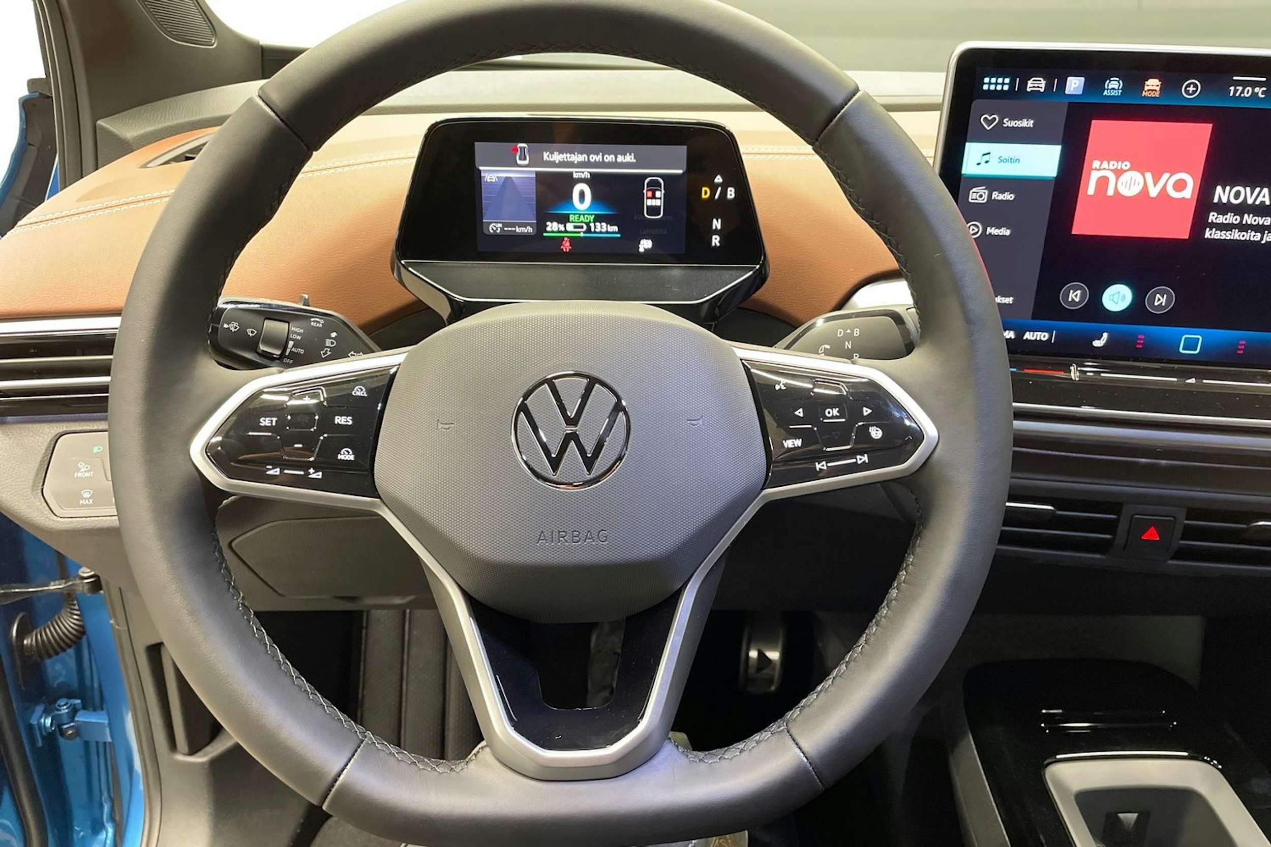 sininen Volkswagen ID.4 2025 kuva 13.