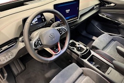 punainen Volkswagen ID.4 2025 kuva 6.