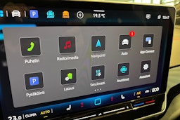 punainen Volkswagen ID.4 2025 kuva 13.