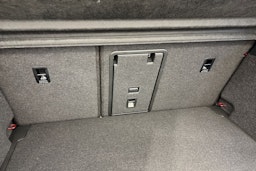 punainen Volkswagen ID.4 2025 kuva 34.