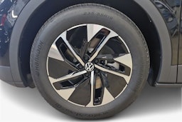 musta Volkswagen ID.4 2025 kuva 9.