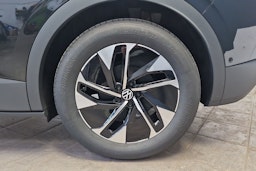 musta Volkswagen ID.4 2025 kuva 10.