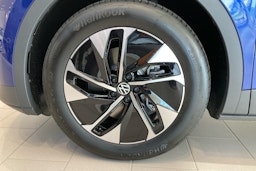 sininen Volkswagen ID.4 2025 kuva 9.