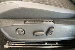 sininen Volkswagen ID.4 2025 kuva 12.