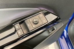 sininen Volkswagen ID.4 2025 kuva 13.