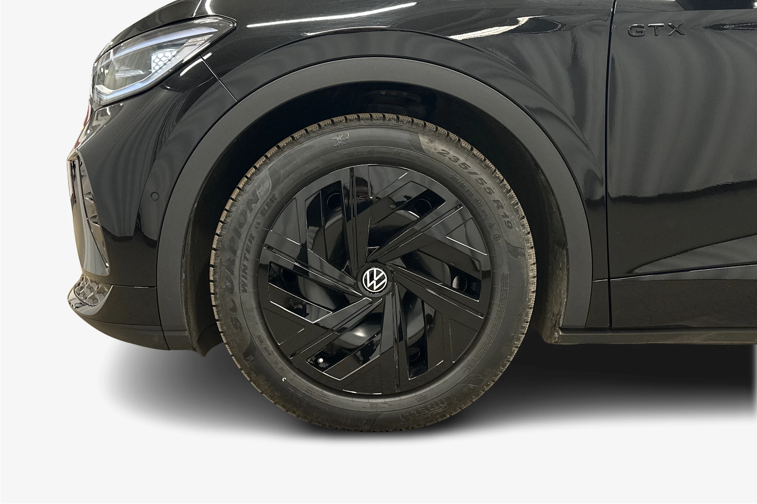 musta Volkswagen ID.4 2025 kuva 9.