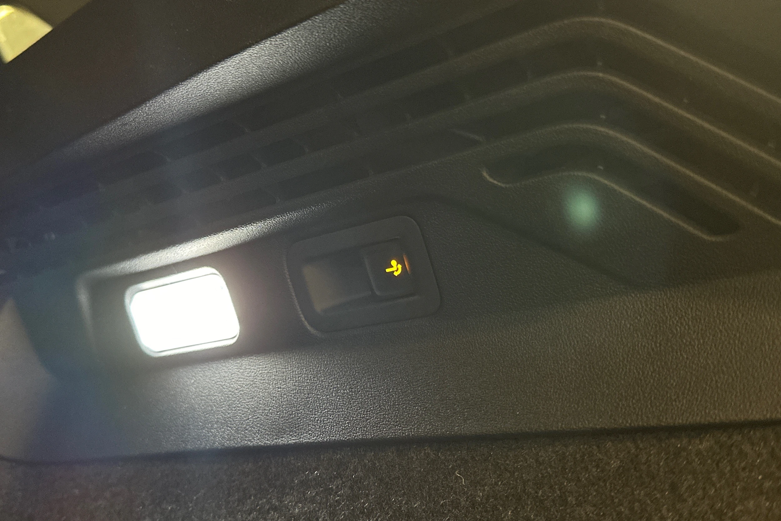 musta Volkswagen ID.4 2025 kuva 13.