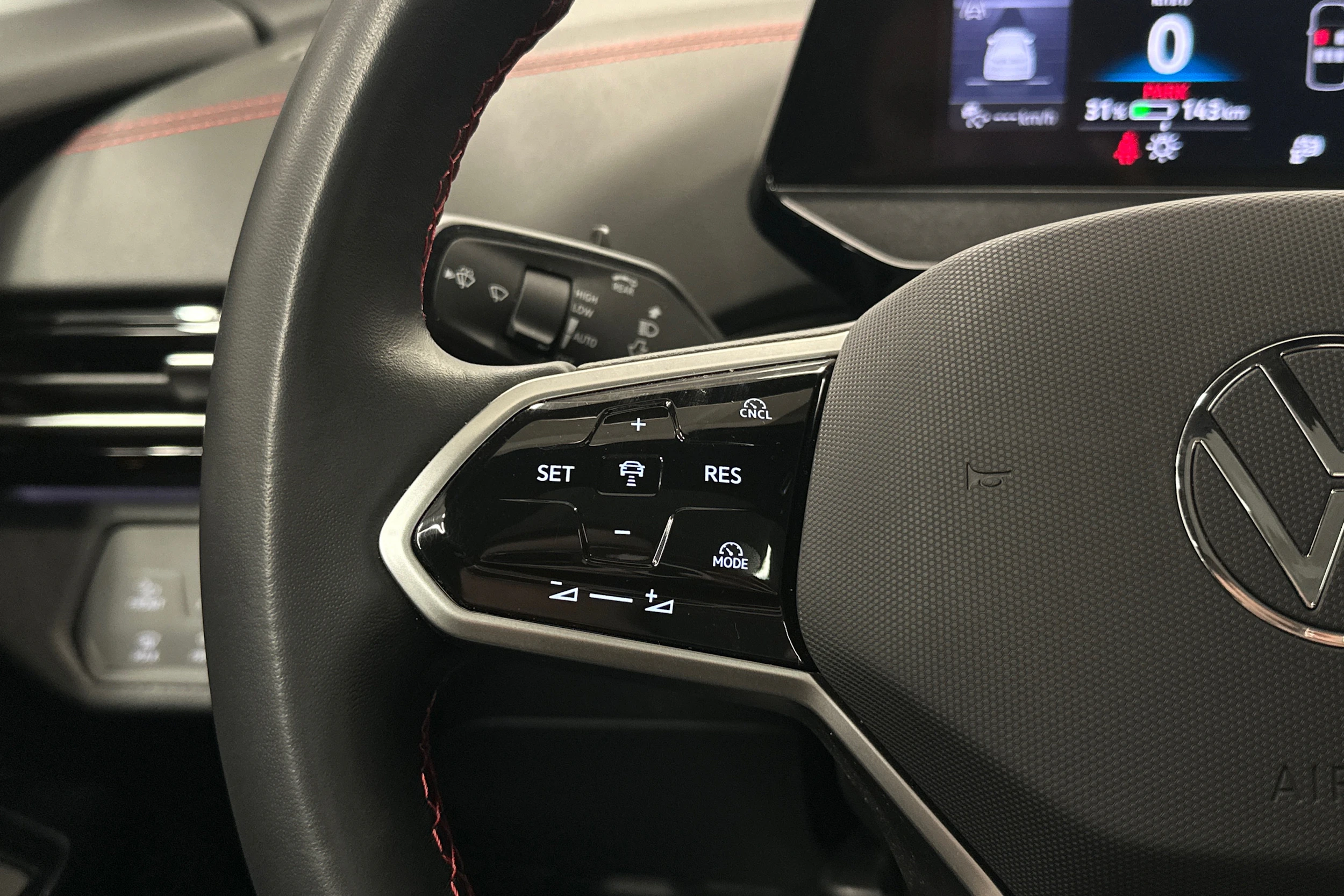 musta Volkswagen ID.4 2025 kuva 17.