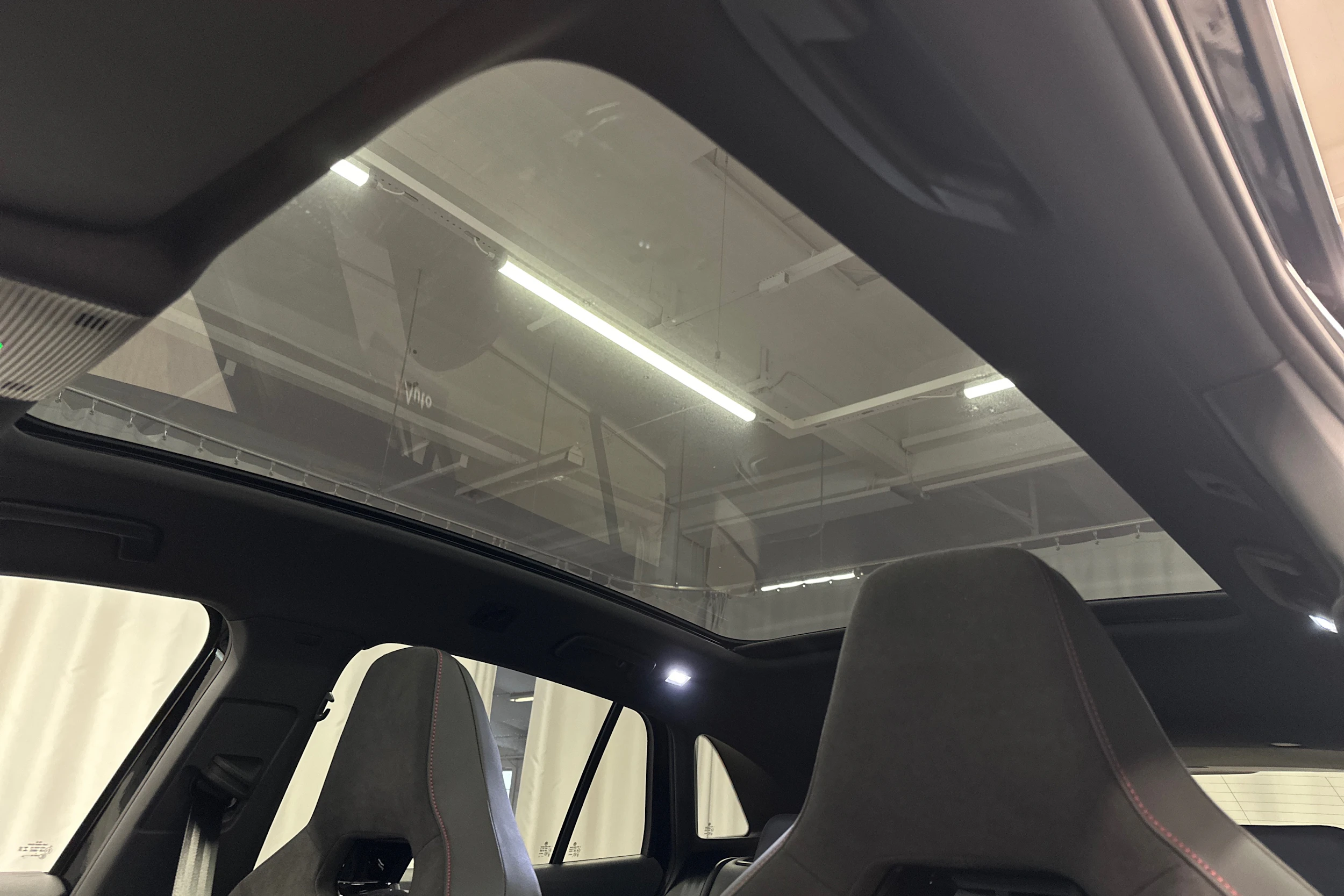 musta Volkswagen ID.4 2025 kuva 37.