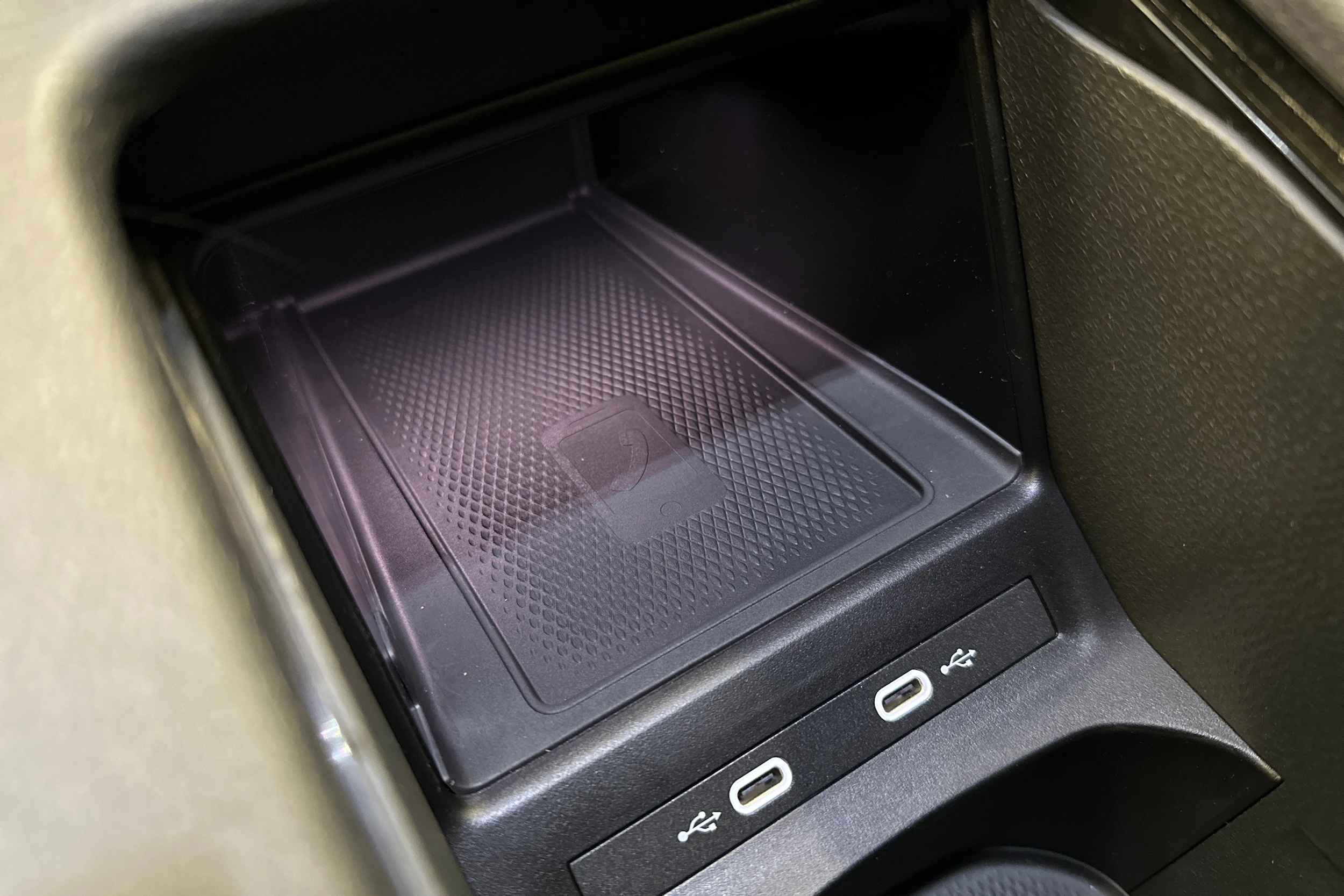 musta Volkswagen ID.4 2025 kuva 38.