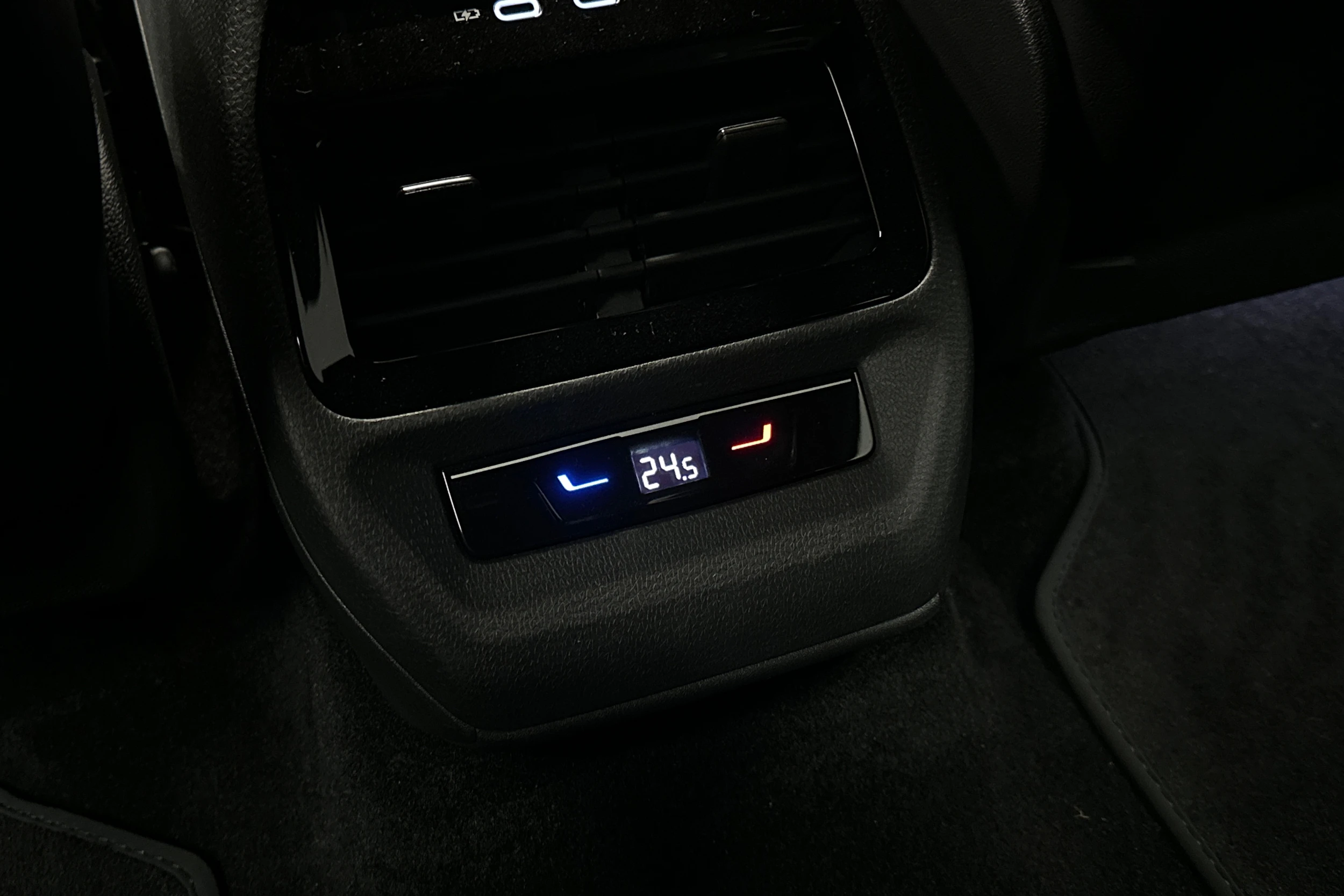 sininen Volkswagen ID.4 2025 kuva 14.