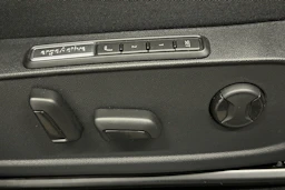 sininen Volkswagen ID.4 2025 kuva 17.