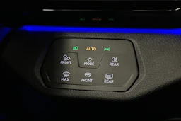 sininen Volkswagen ID.4 2025 kuva 24.