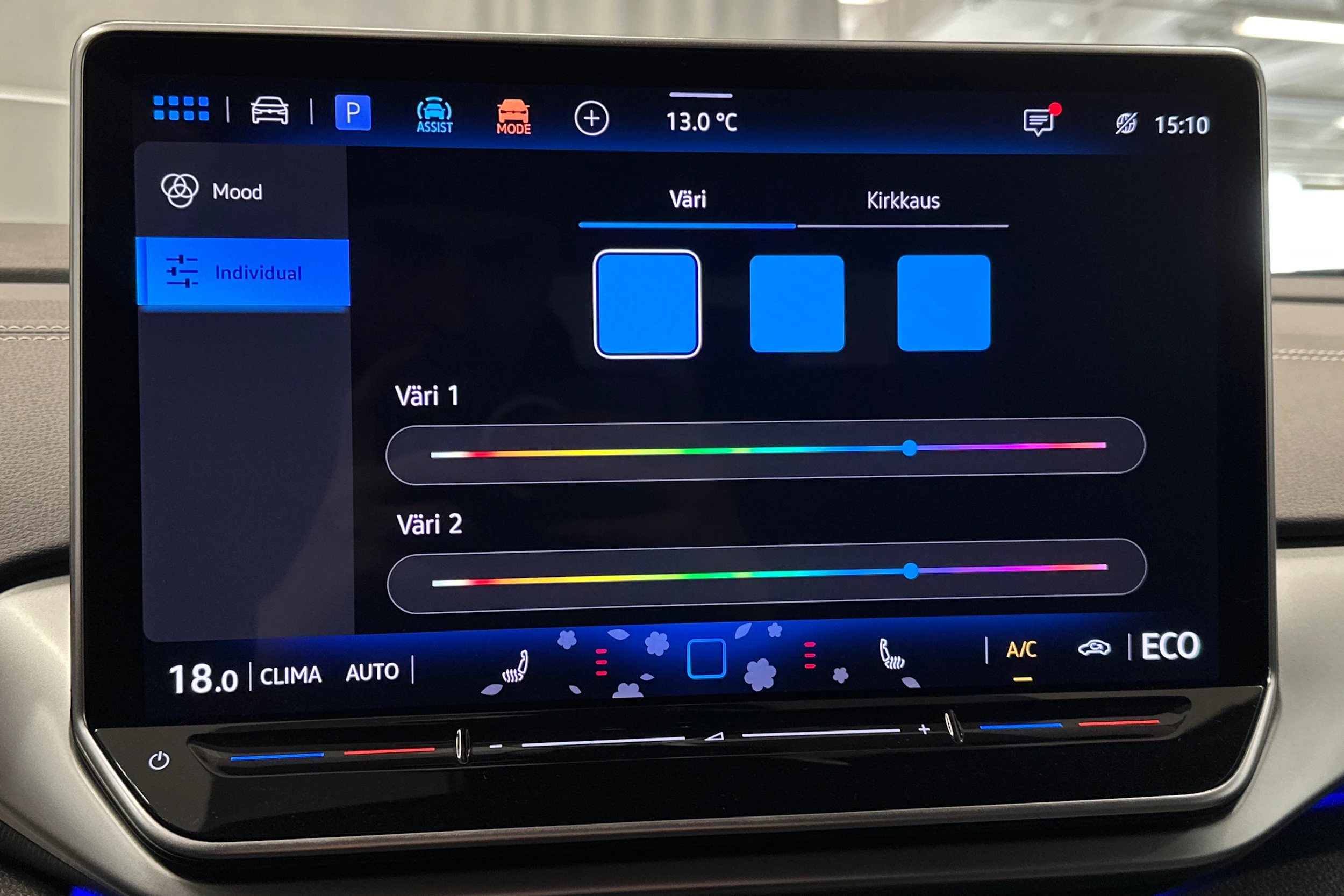 sininen Volkswagen ID.4 2025 kuva 32.