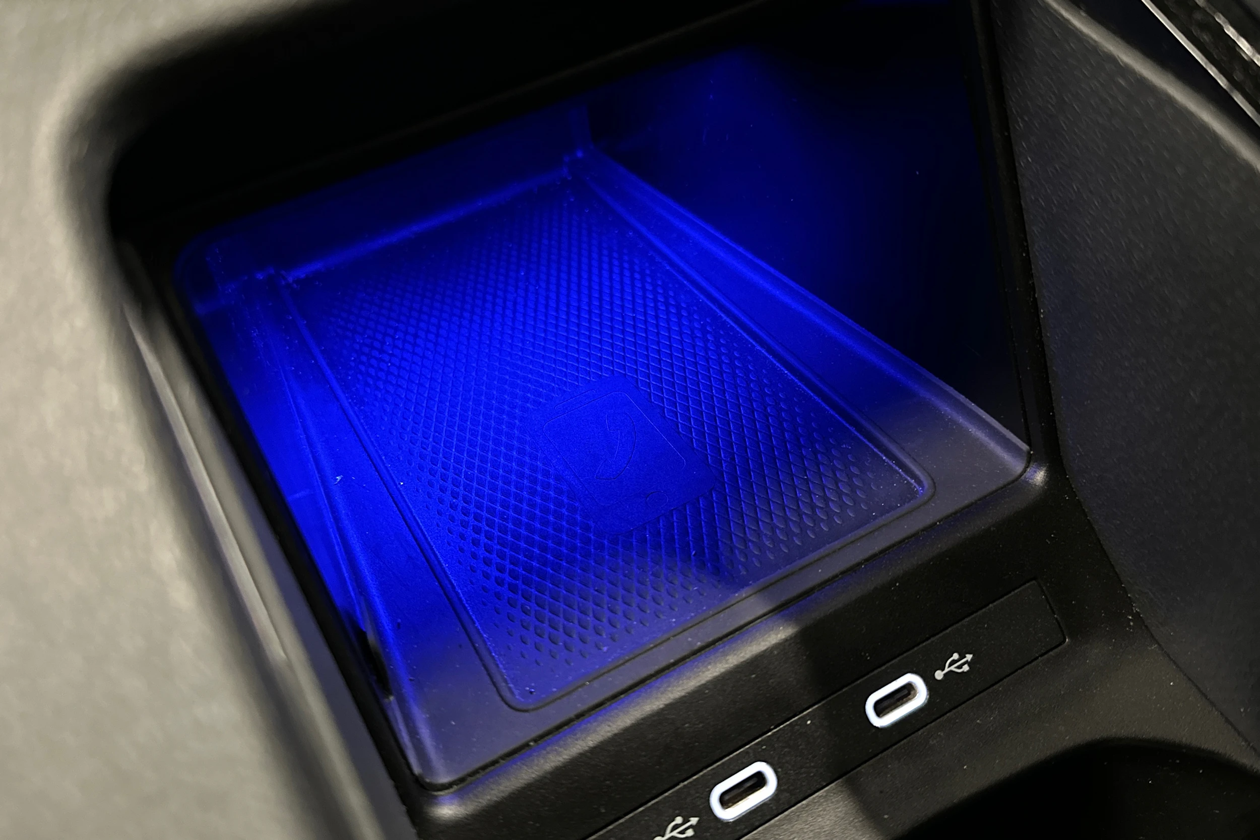 sininen Volkswagen ID.4 2025 kuva 35.