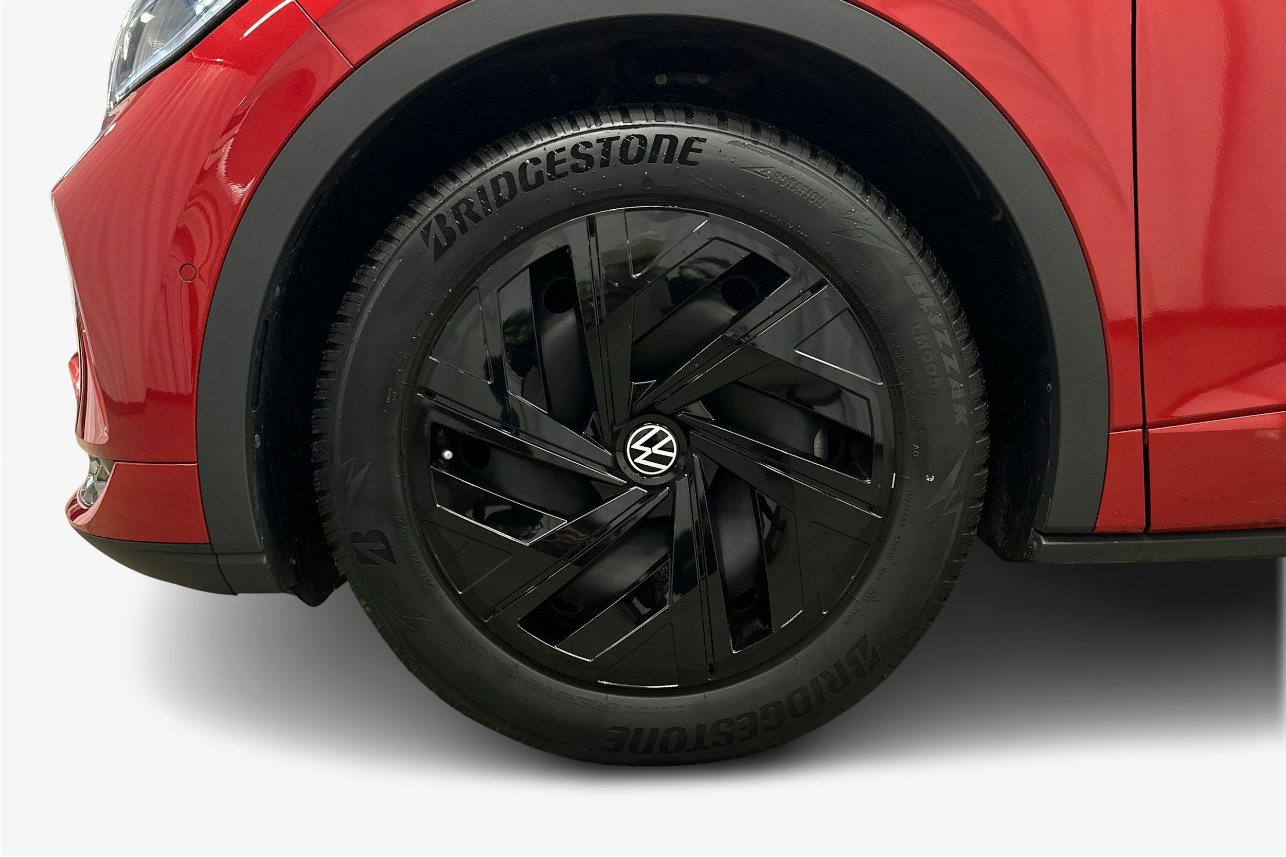 punainen Volkswagen ID.4 2025 kuva 11.