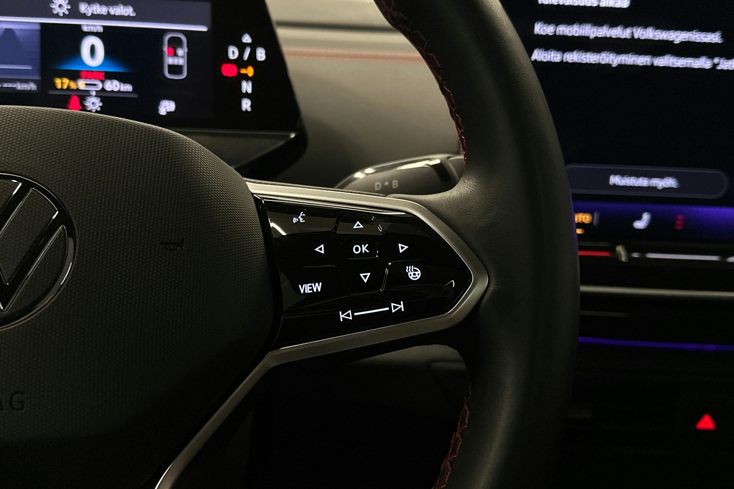 punainen Volkswagen ID.4 2025 kuva 15.