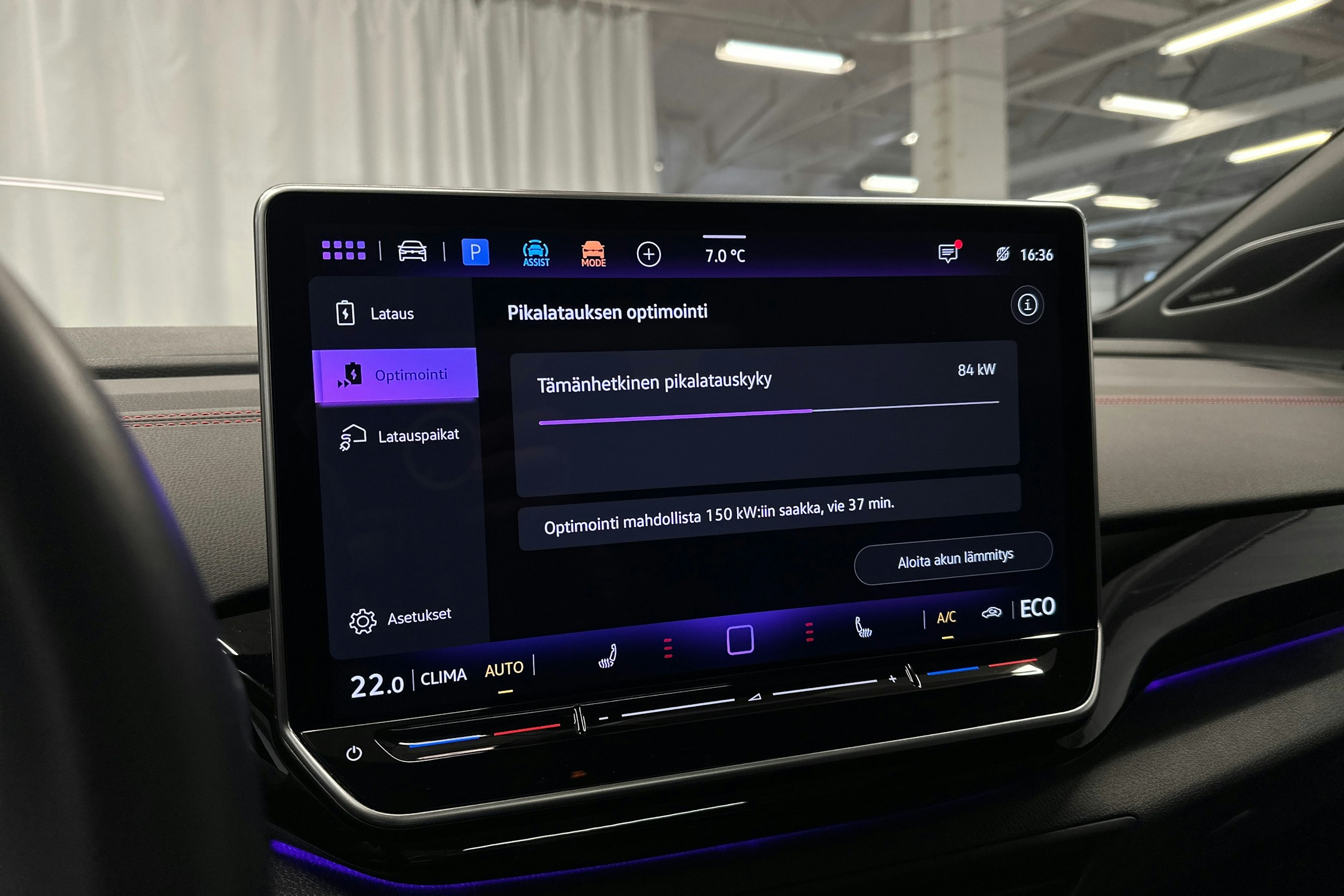 punainen Volkswagen ID.4 2025 kuva 21.