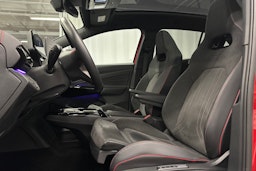 punainen Volkswagen ID.4 2025 kuva 27.