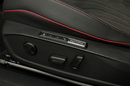 punainen Volkswagen ID.4 2025 kuva 28.