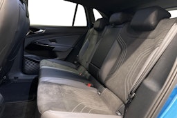 sininen Volkswagen ID.4 2025 kuva 10.