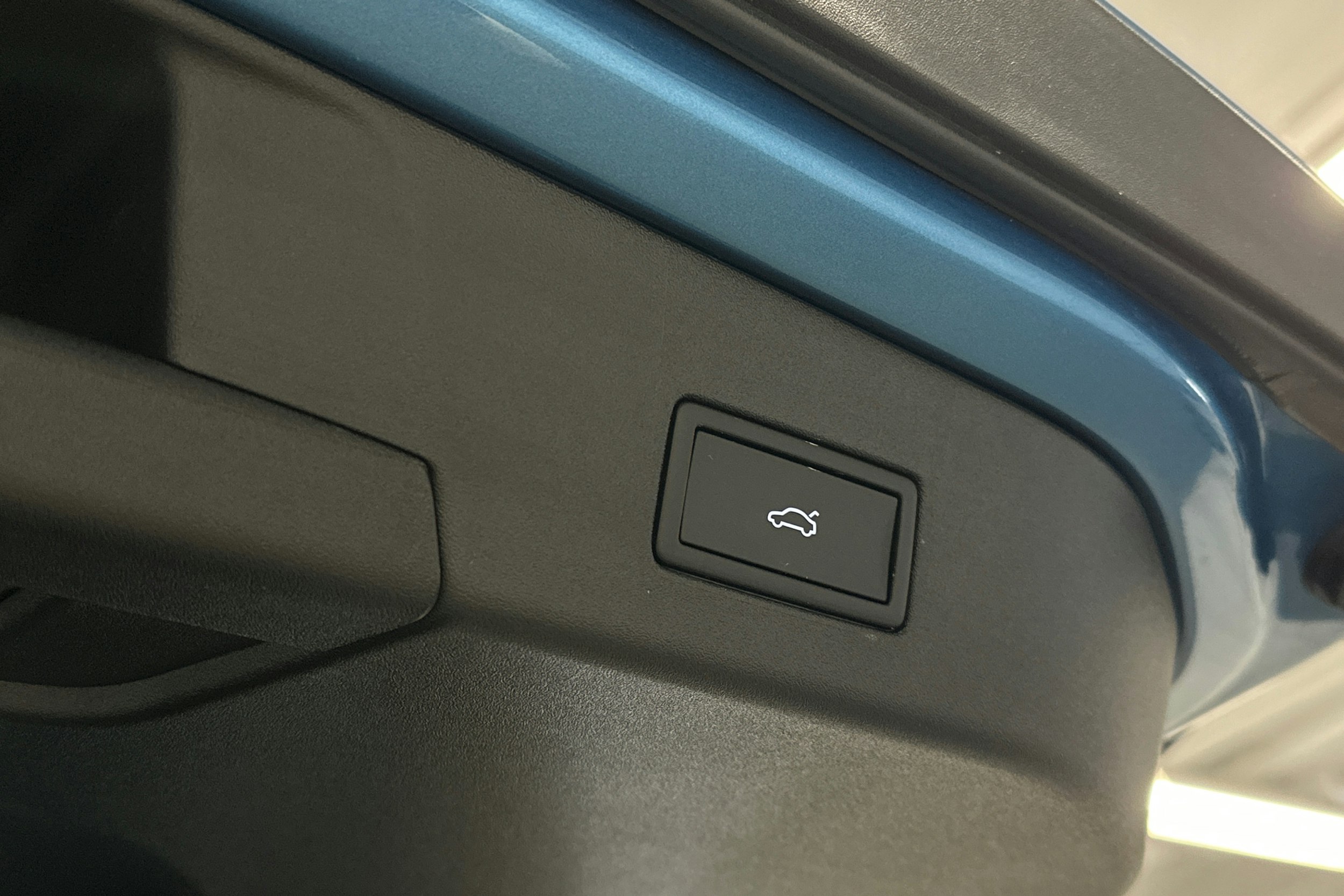 sininen Volkswagen ID.4 2025 kuva 15.