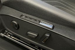 sininen Volkswagen ID.4 2025 kuva 18.