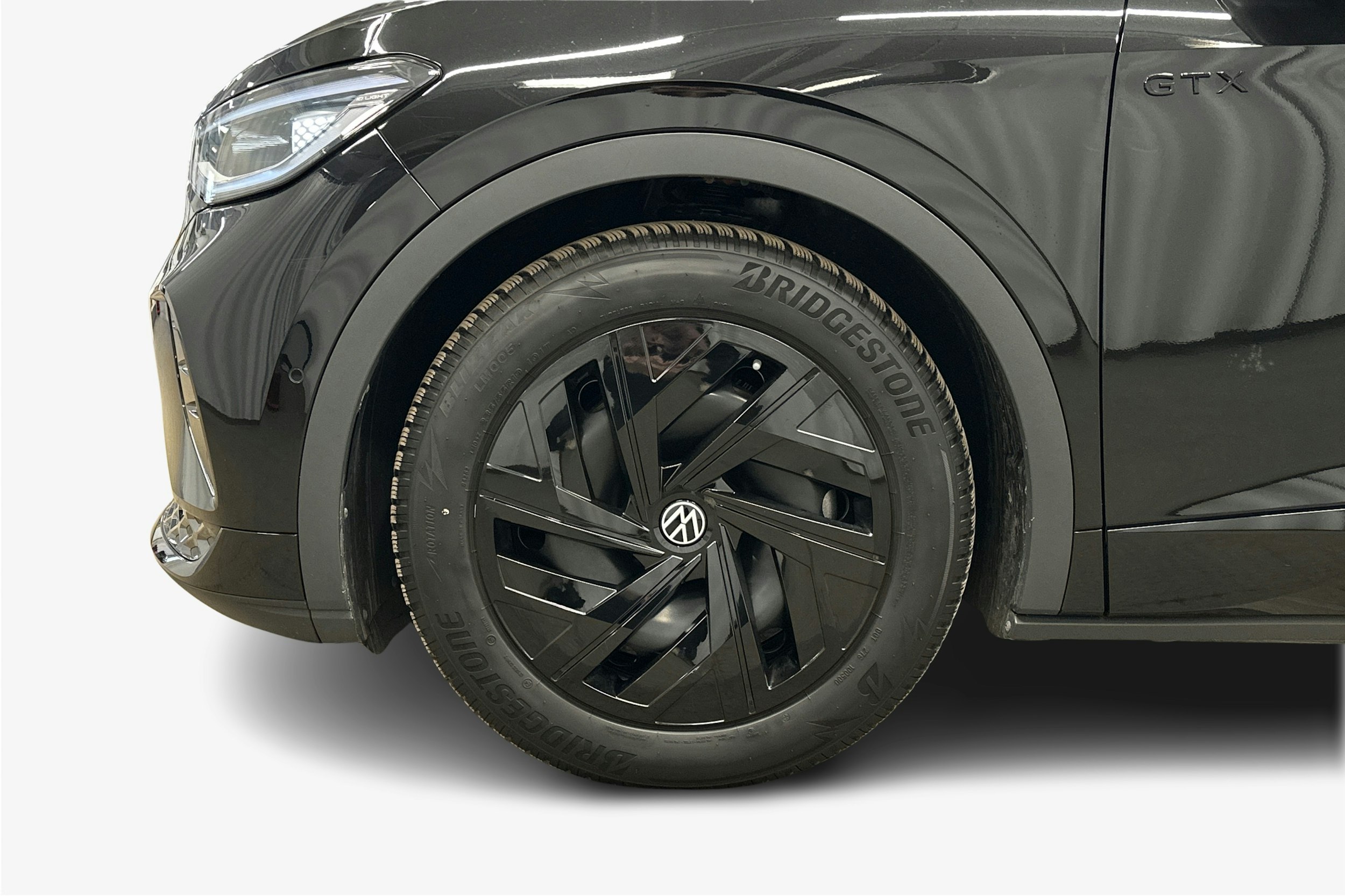 musta Volkswagen ID.4 2025 kuva 9.