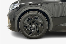 musta Volkswagen ID.4 2025 kuva 9.