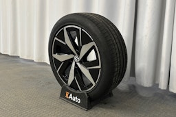 musta Volkswagen ID.4 2025 kuva 10.