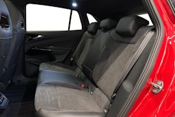 punainen Volkswagen ID.4 2025 kuva 8.