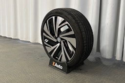 punainen Volkswagen ID.4 2025 kuva 10.