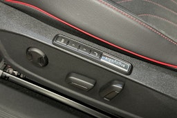 punainen Volkswagen ID.4 2025 kuva 15.