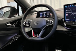 punainen Volkswagen ID.4 2025 kuva 16.