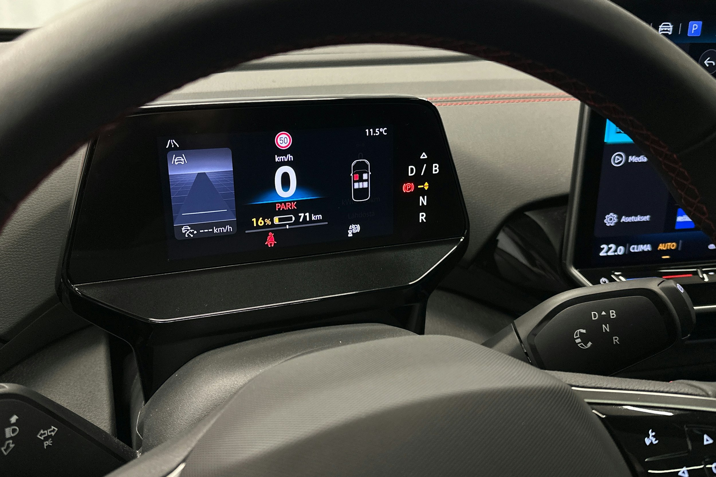 punainen Volkswagen ID.4 2025 kuva 20.