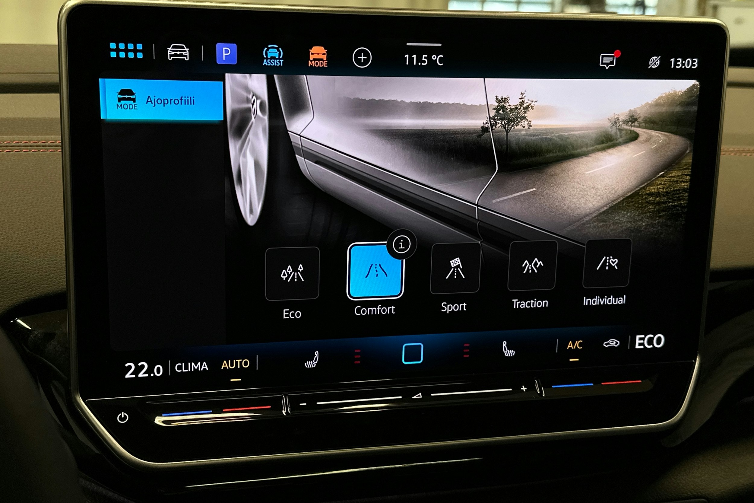 punainen Volkswagen ID.4 2025 kuva 29.