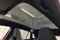 punainen Volkswagen ID.4 2025 kuva 35.